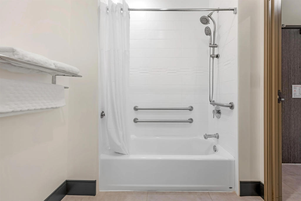 Best Western Plus Isanti