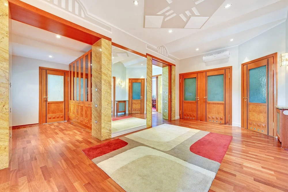 Royal Apartments Dream