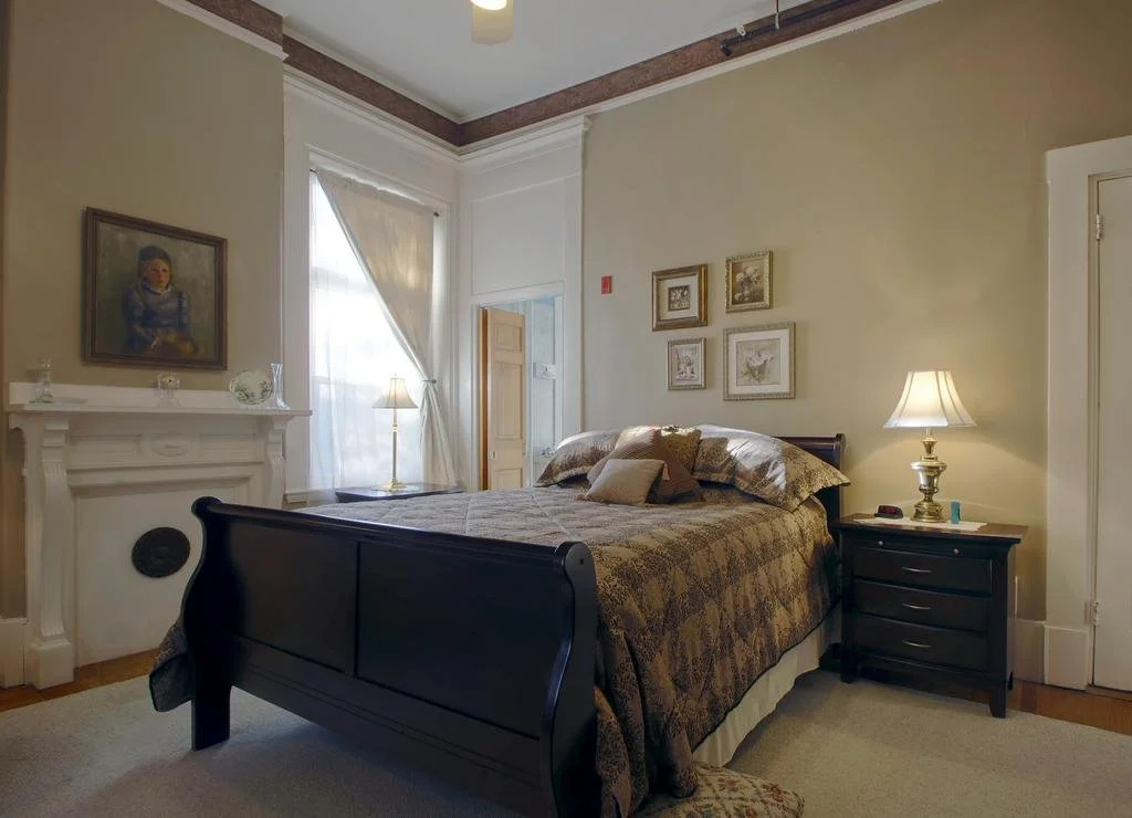 Inn at the Agora