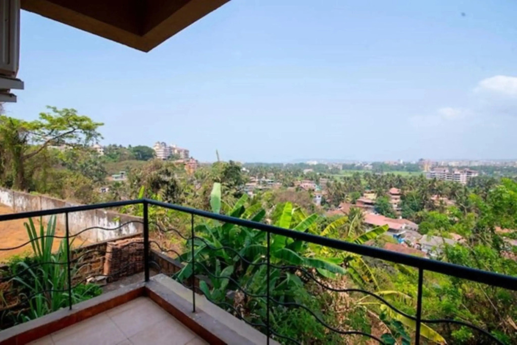 Dona Paula Apartment