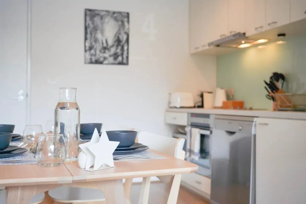 Modern 2 Bedroom Apartment Close To Beach and City