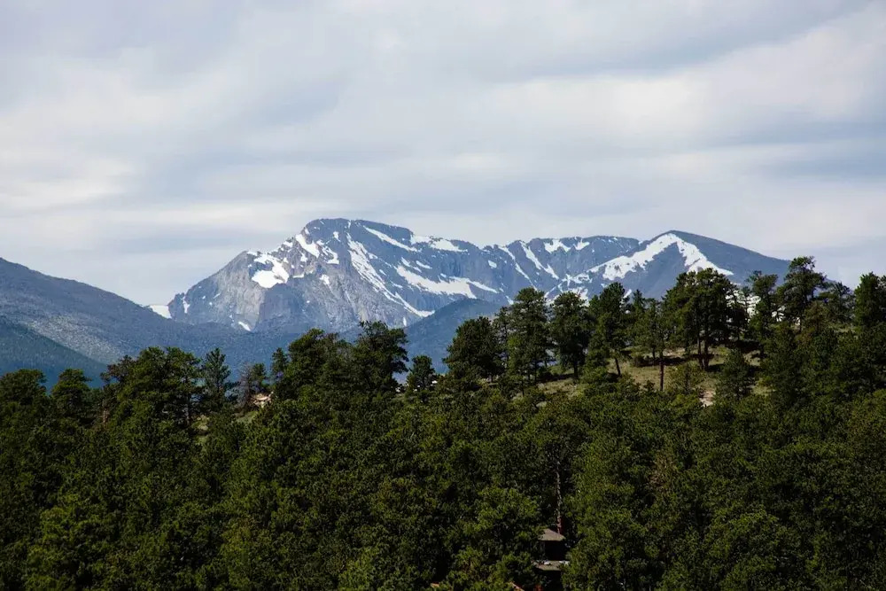 Charming Estes Park Cabin w/ 2 Private Patios!