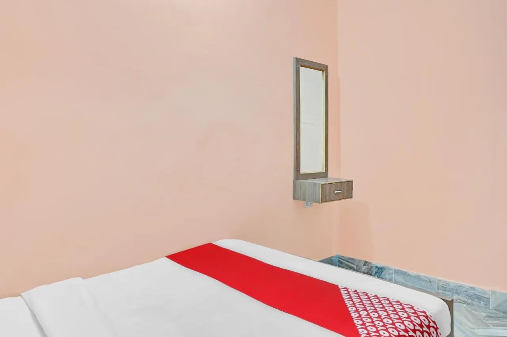 OYO Flagship 80598 Aditya Guest House