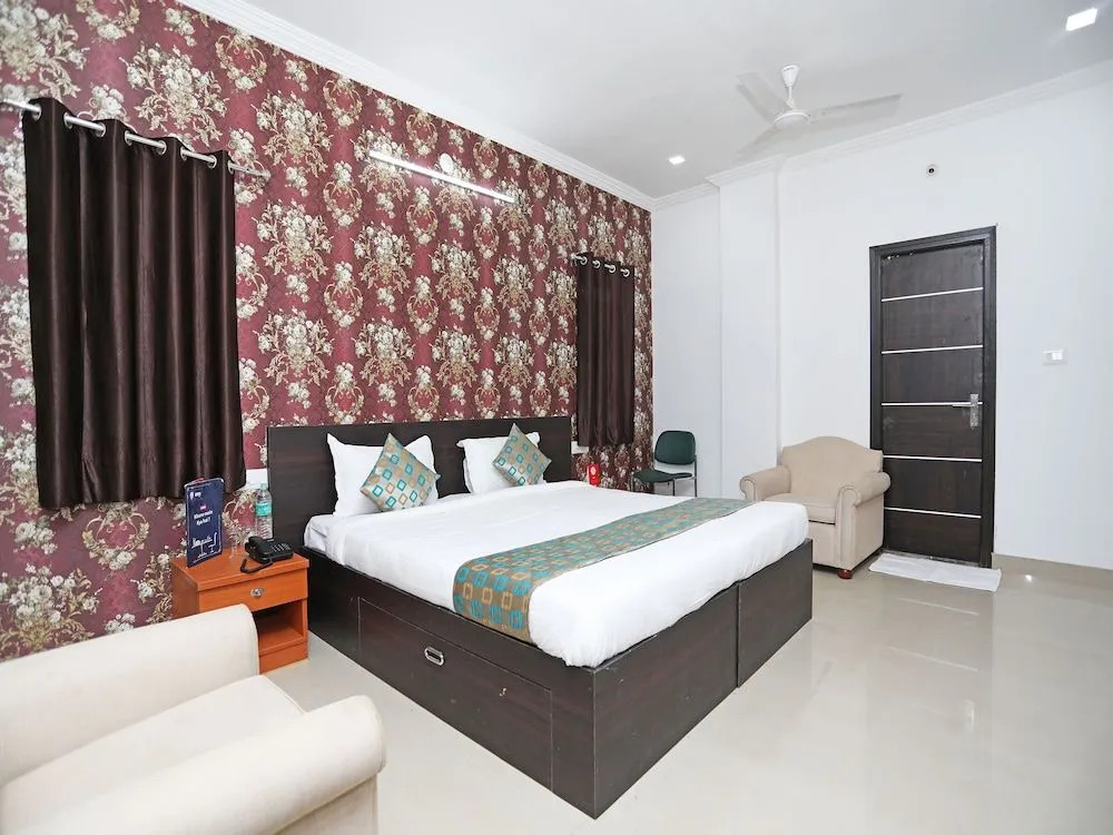 OYO 10214 Hotel Westwood INN