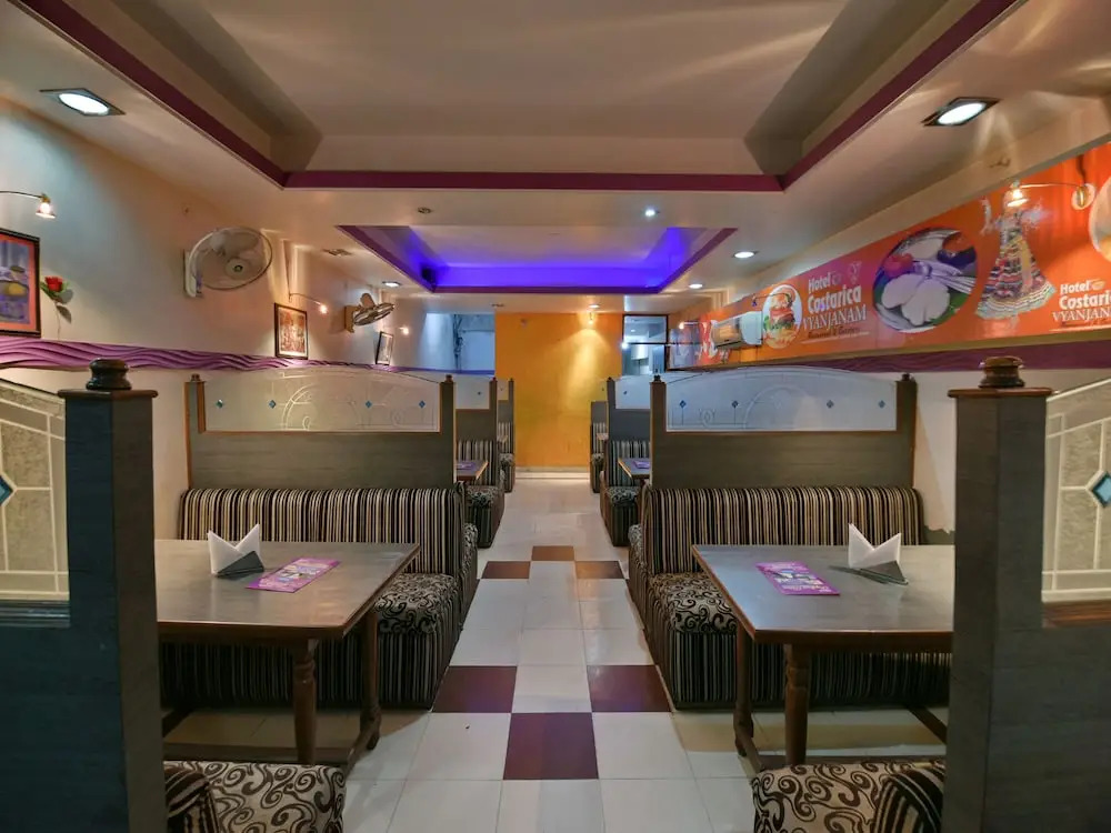 OYO 11923 Hotel Rajdhani Palace