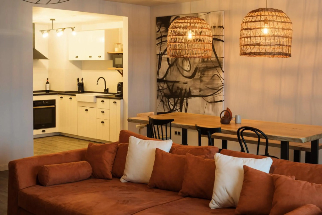 Silver Pine Apartment