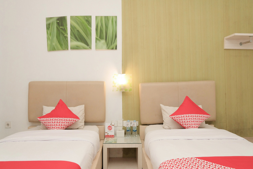 Ebizz Hotel