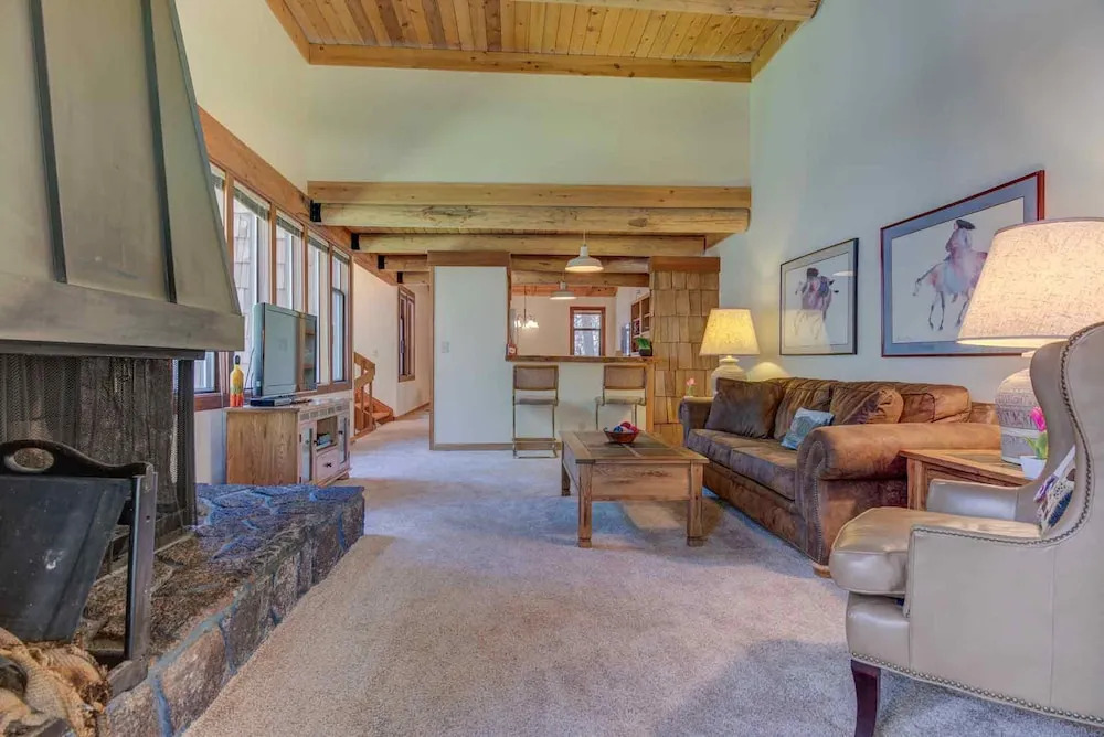 Wildflower Condo #44 by Village Properties at Sunriver