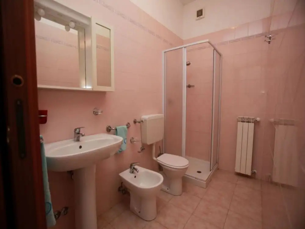 Spacious Flat 50m From the Beach