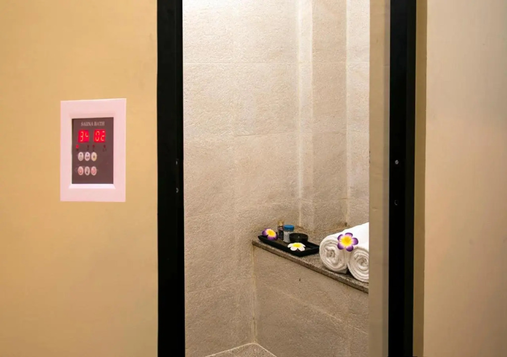 Clarks Inn Suites Katra