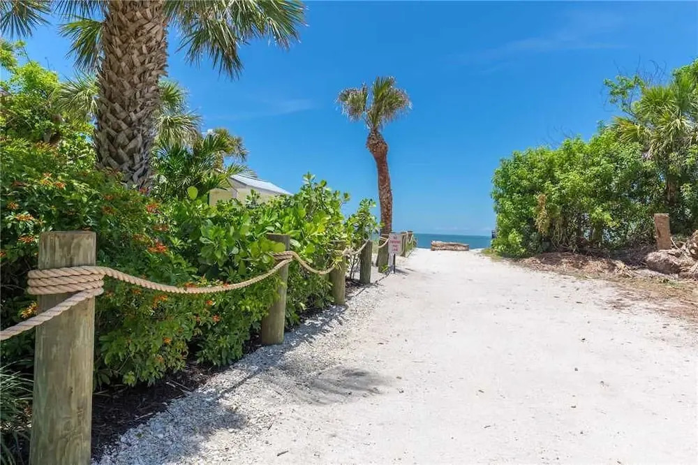 437 - LongLook Beachhouse