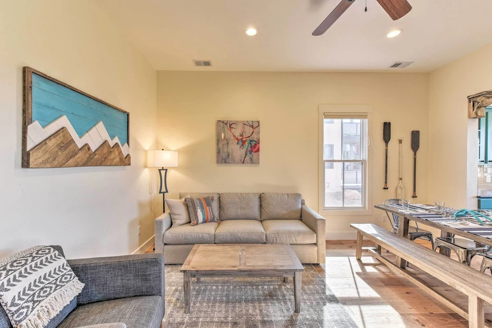 Buena Vista Home w/ Mtn Views, Walk to Main St