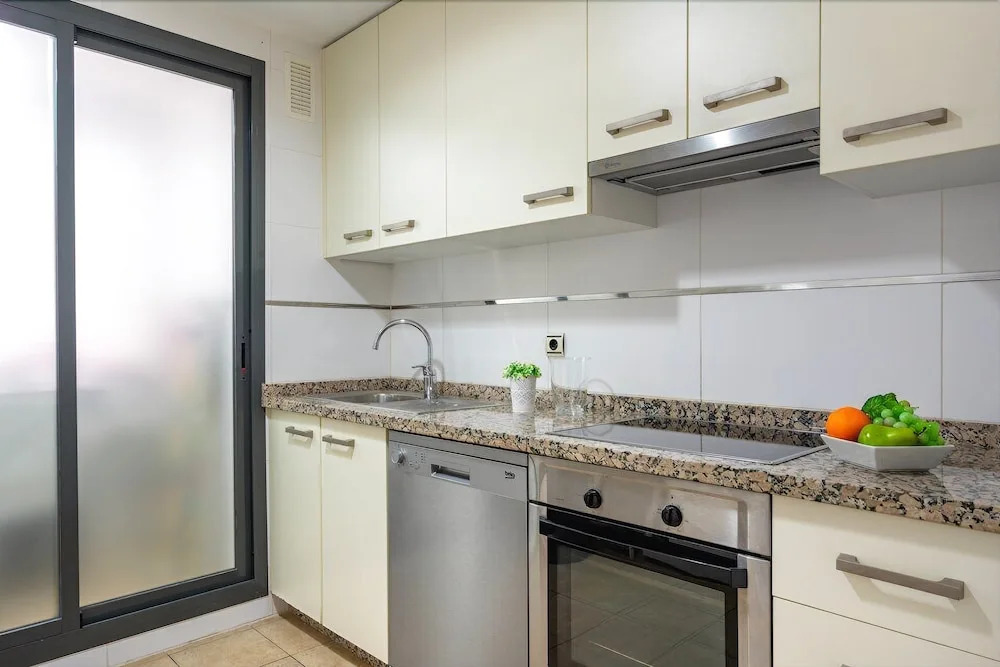 Large Terrace Apartment and near the Pool Ref 38