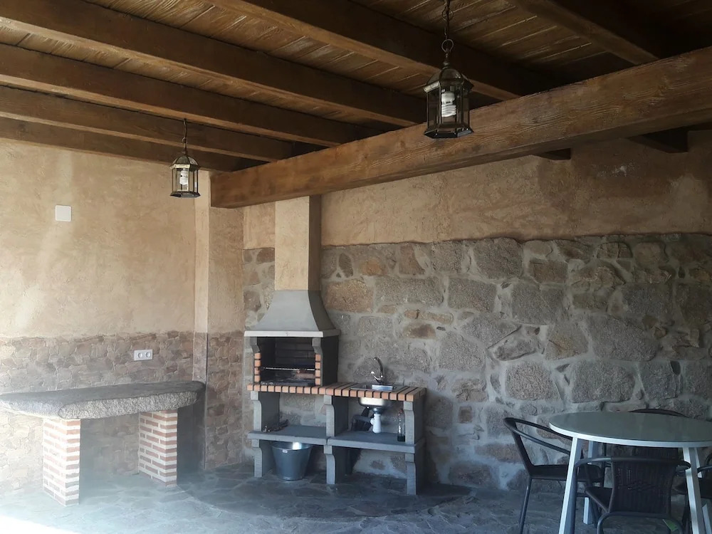 Fantastic Holiday Home in Avila with Hot Tub