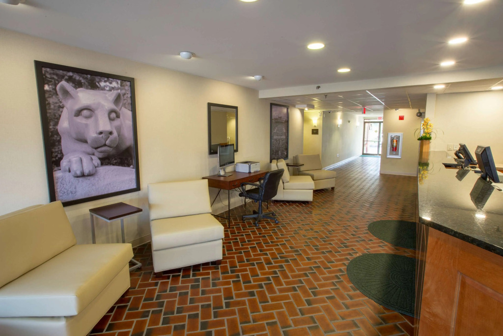 Super 8 by Wyndham State College