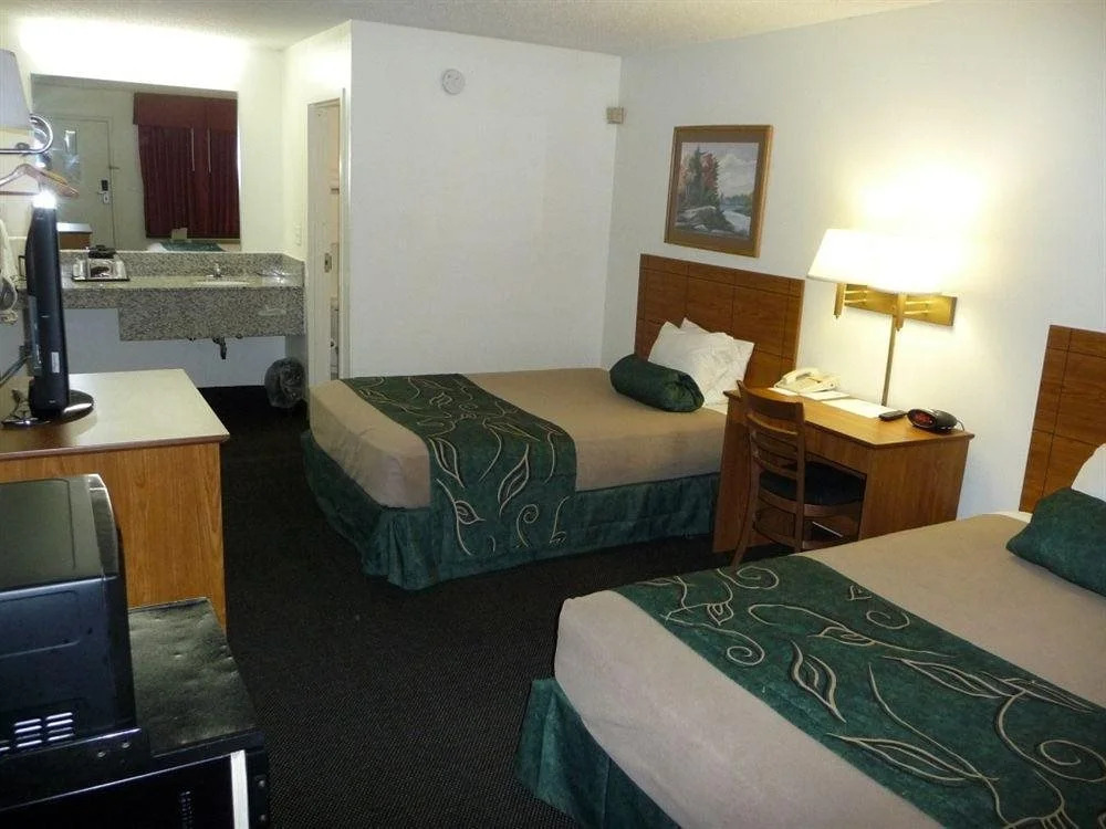 Oak Tree Inn Livonia West