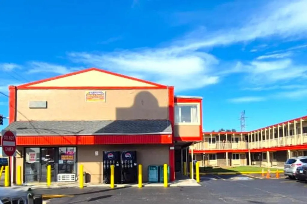 Saratoga Motel By Capital O Near Midway Airport Chicago IL