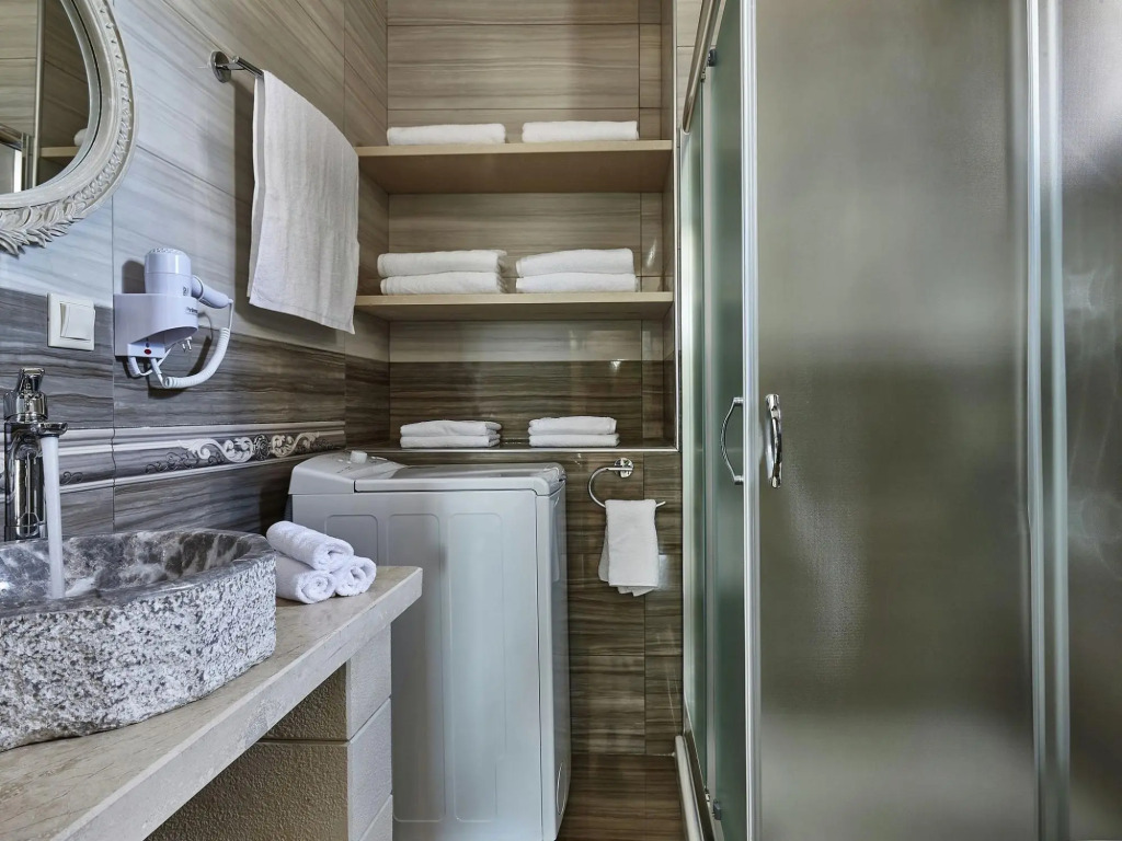 Nice apartment in Kamilari with swimming pool