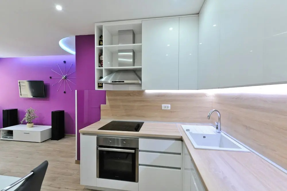 Apartment Purple Summer City