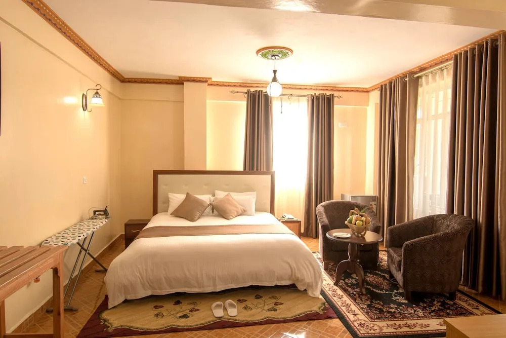 Mountain Breeze Hotel