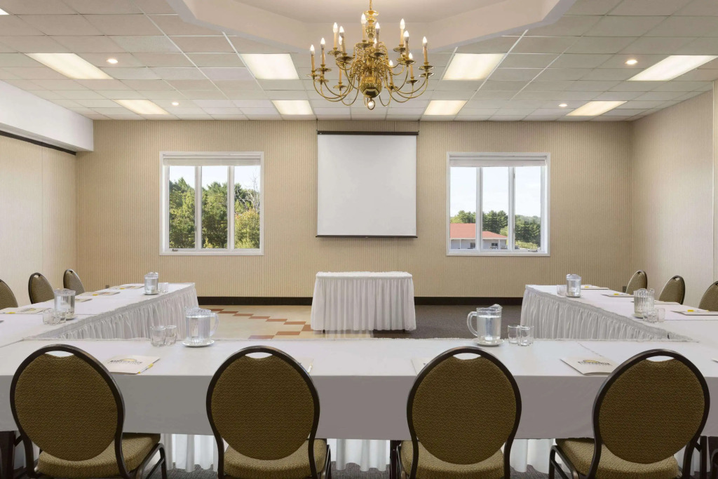 Days Inn by Wyndham Bridgewater Conference Center