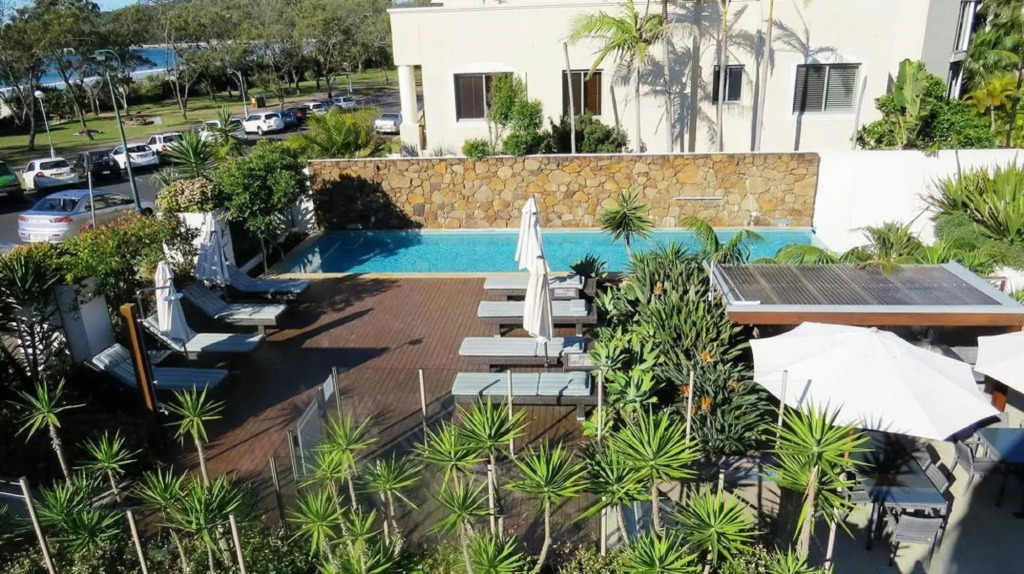 Bayview Beachfront Apartments, in town right on the beach