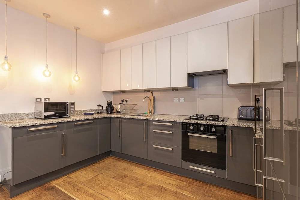 Elegant 4br House in Kensington