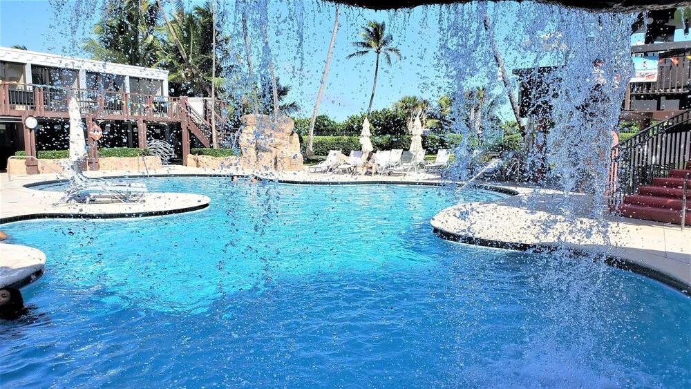 Presidential Royale Direct Oceanfront Brand NEW Apartment - 1001