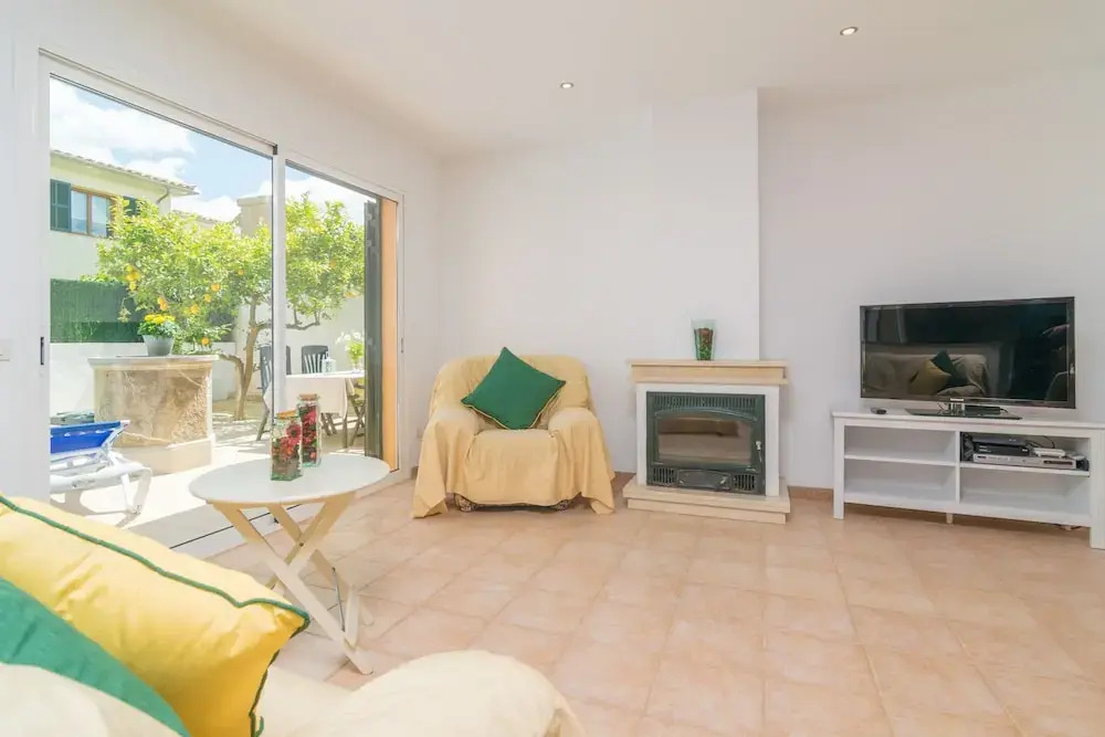 Goixa in Lloseta With 3 Bedrooms and 2 Bathrooms