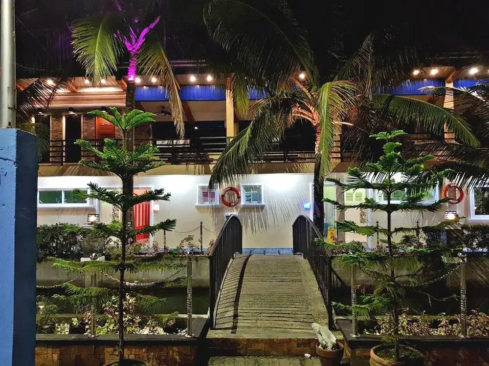 EDUARDOS RESORT
