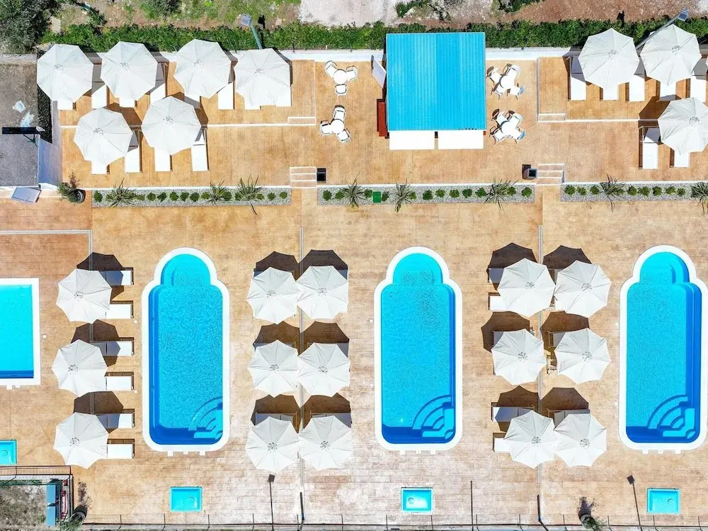 Apartments Medena in Seget Donji Trogir With Pools
