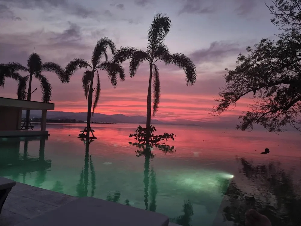 Allure Resort