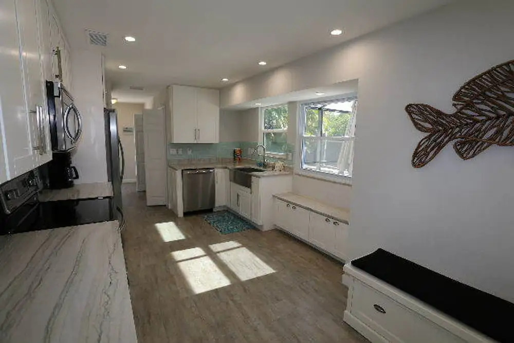 44 Fairview Blvd