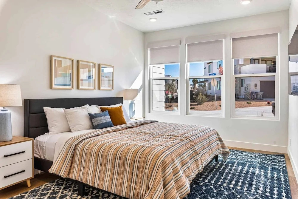 Desert Color Hideaway townhouse