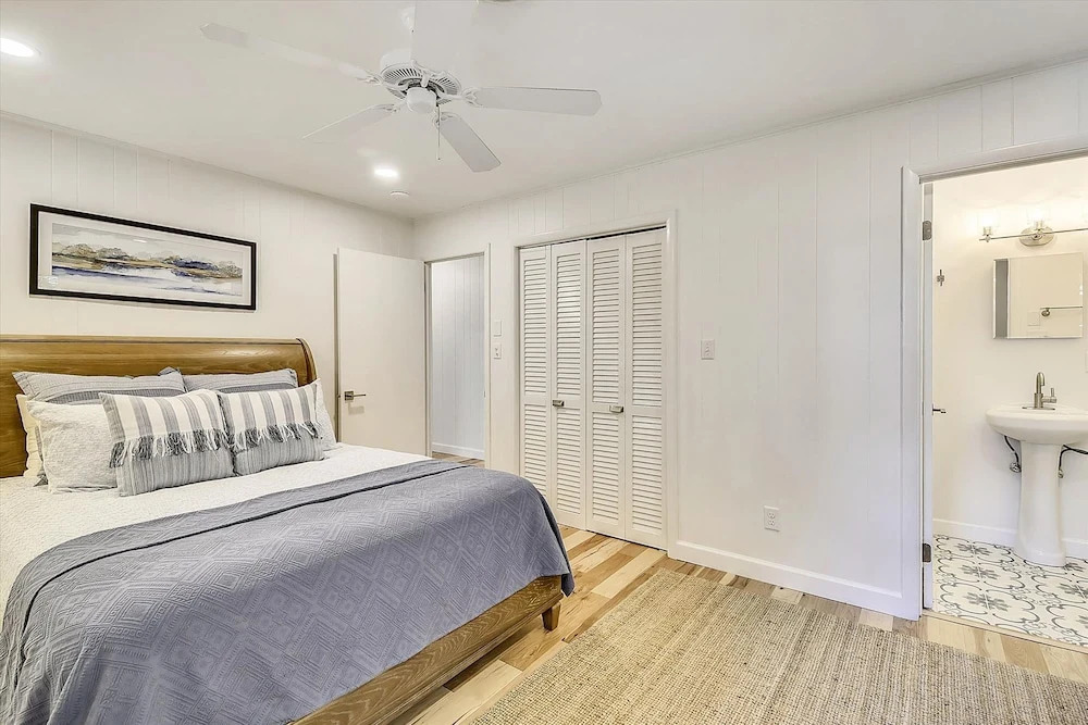 336 Hickman Street by Long & Foster
