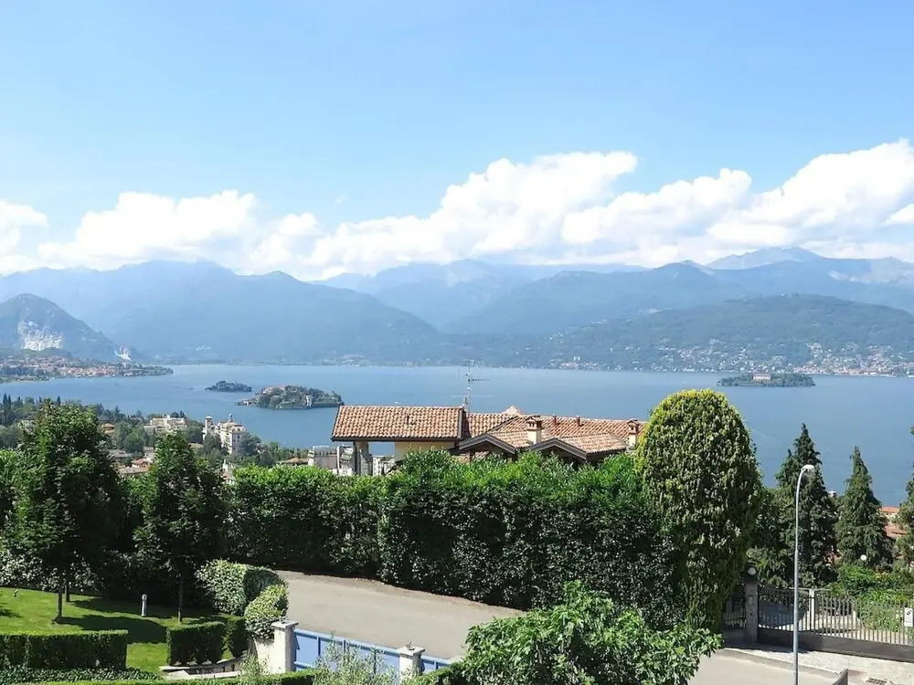 Africa Apartment Over Stresa With Lake View