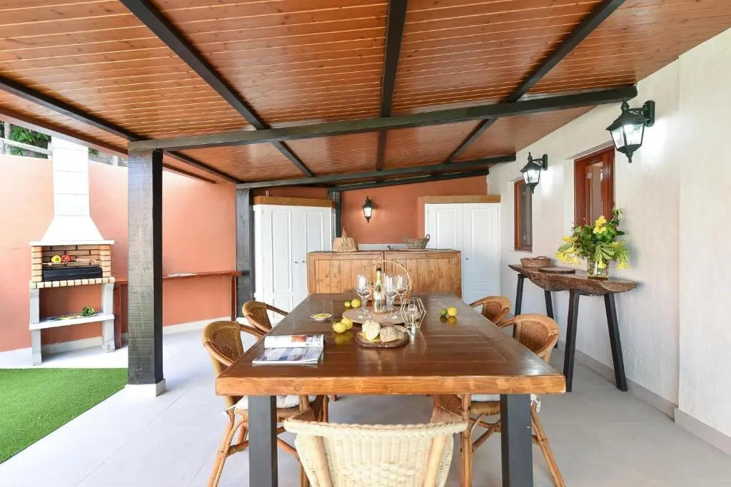 La Casa de Arriba Arucas by VillaGranCanaria