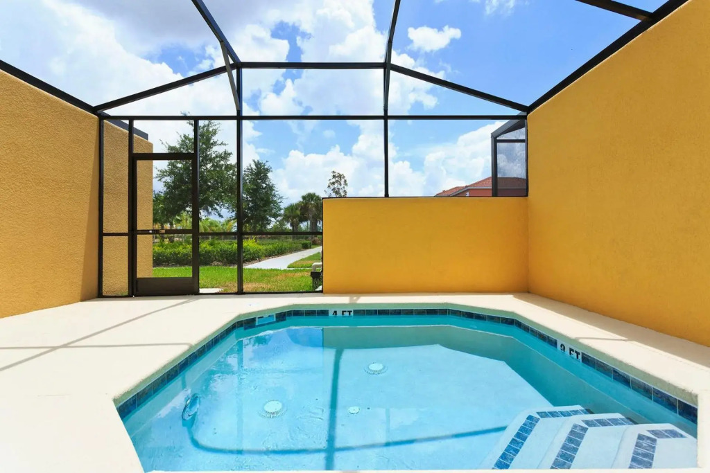 3Br 3Bath Townhome BBQ Pool 15min Disney 1291ft