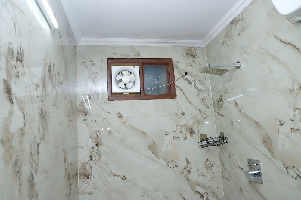 Stella Homestay Near Yashobhoomi with Rooftop