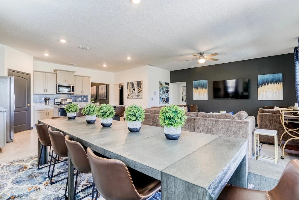 Large Open-concept Home With Private Pool, Pool Table-dogs Welcome