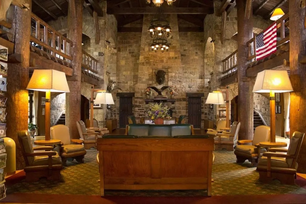 Giant City Lodge