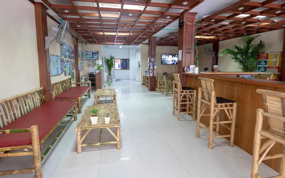 P & T Guesthouse