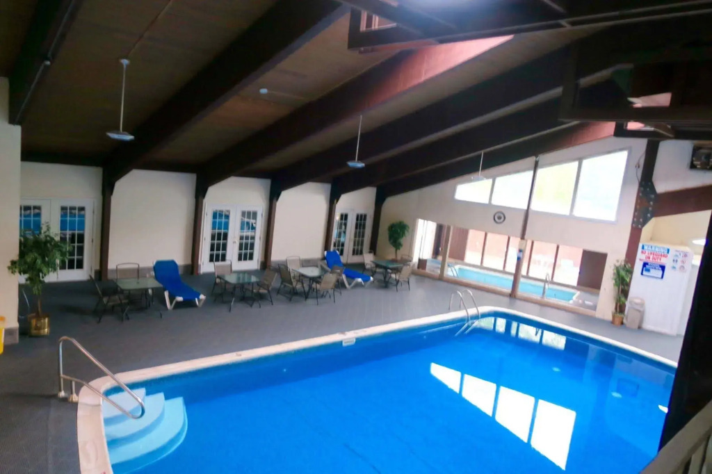 Beacon Inn & Suites
