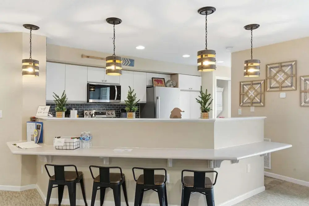 The Ozark Getaway Stay for 6