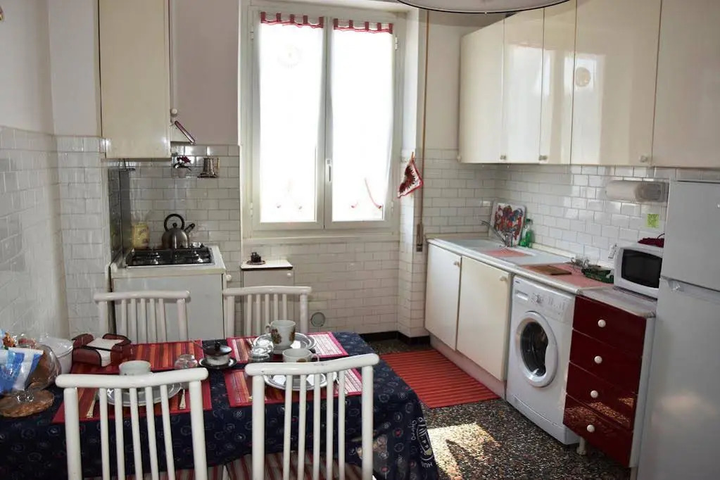 Alexandra Apartment Near Metro