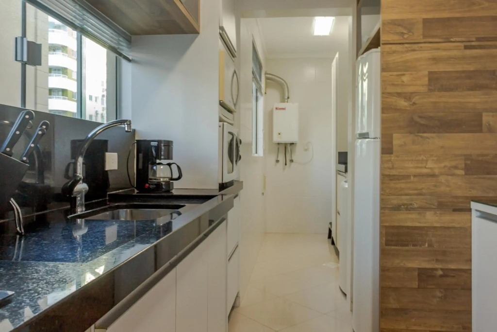 Apartamento de 3 quartos com banheira a 150 metros da praia em Itapema N1188