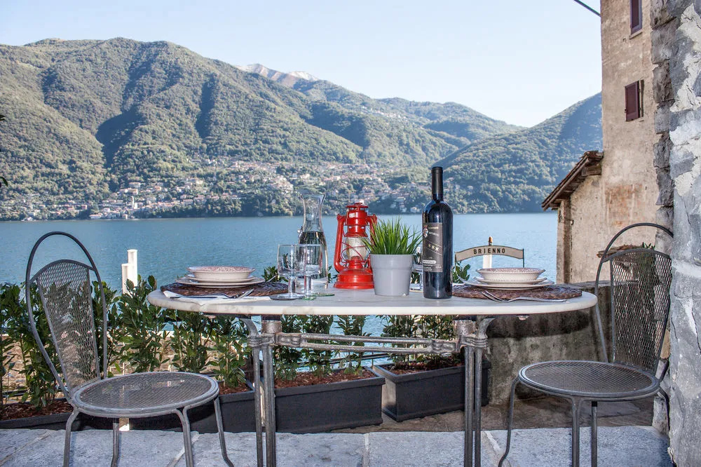 Il Molo by "The House Of Travelers"