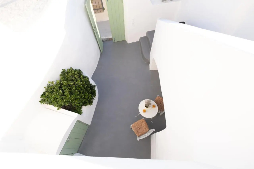 White Orchid Cave House & Studio
