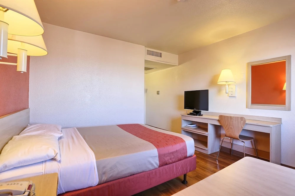 Motel 6 Pittsburg