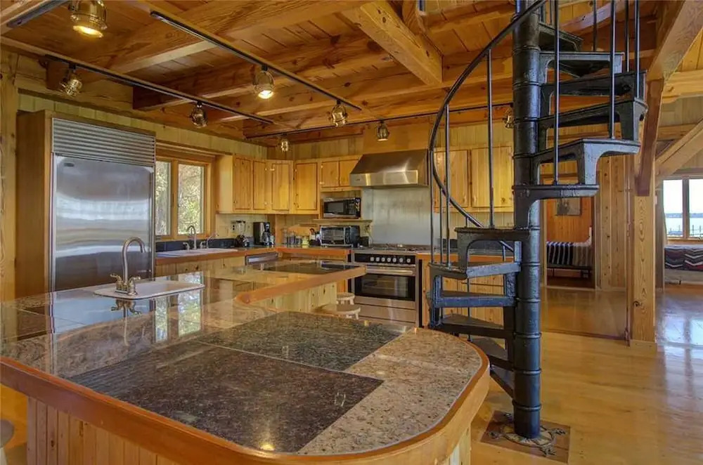 Nautical Getaway 3 Bedroom Home by RedAwning